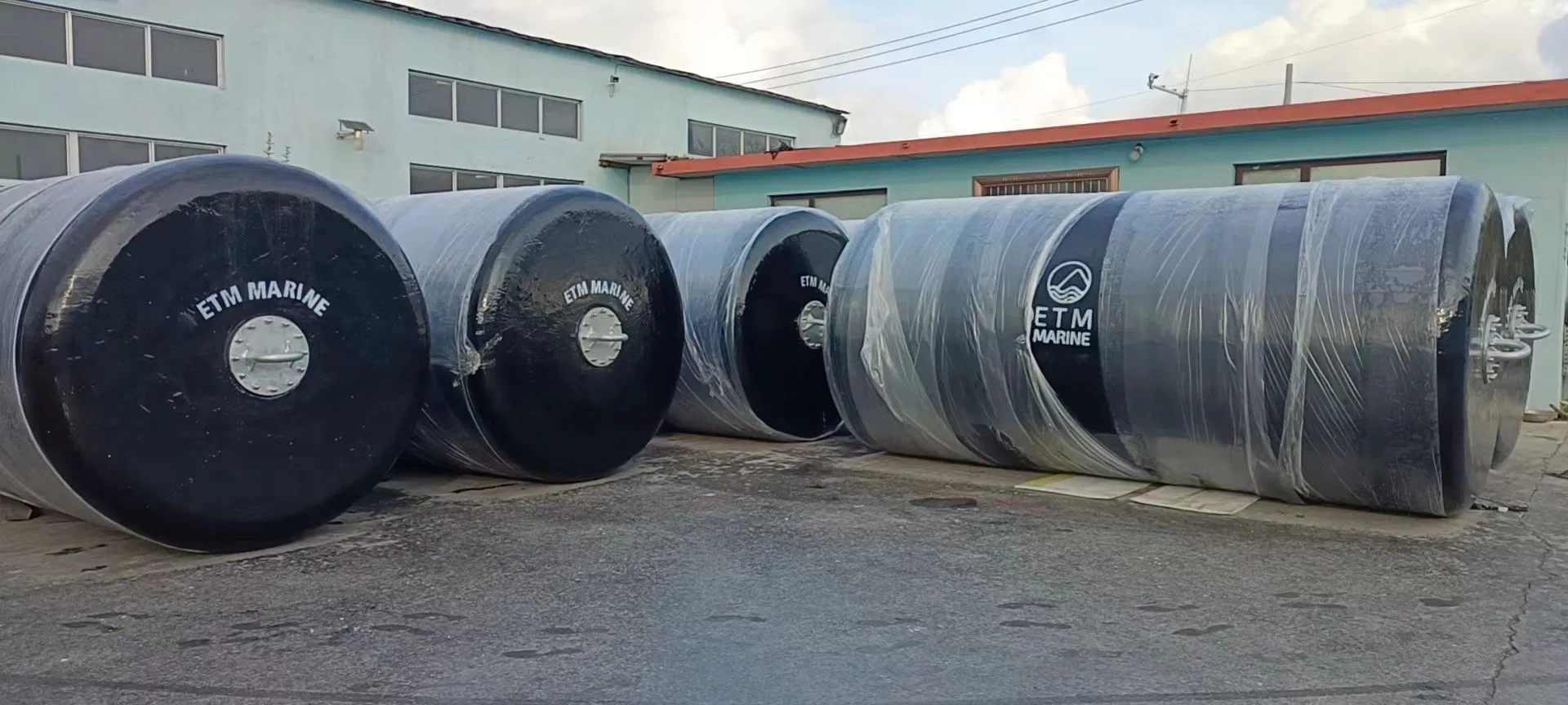 Fender yang Diisi Sampah Laut untuk Melindungi Kapal dan Pelabuhan 0