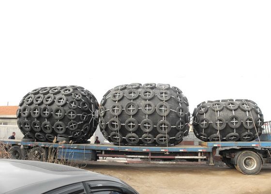 Kualitas 0,7 * 1,5 ~ 1,0 * 1,5 Karet STS STD 50KP Milky White Ship Grey Fender Laut Tahan Lama pabrik