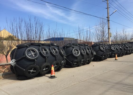 Kualitas 0,7 * 1,5 ~ 1,0 * 1,5 Karet STS STD 50KP Milky White Ship Grey Fender Laut Tahan Lama pabrik