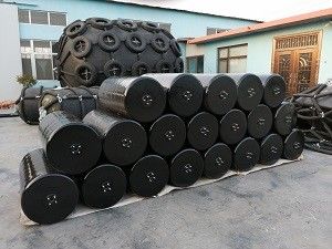 Kualitas Busa Apung Hitam Polyurethane Mengisi Fender Dermaga Kapal Laut pabrik