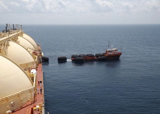 Kualitas Fender Karet Tiup Laut Yokohama Disesuaikan untuk Kapal Ke Kapal pabrik