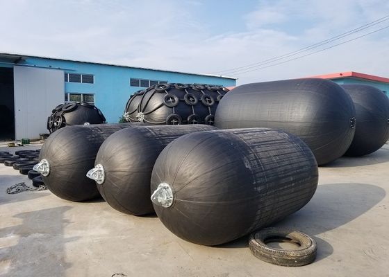 Kualitas Long Life Marine Pneumatic Rubber Fender Pelindung Tahan Lama pabrik
