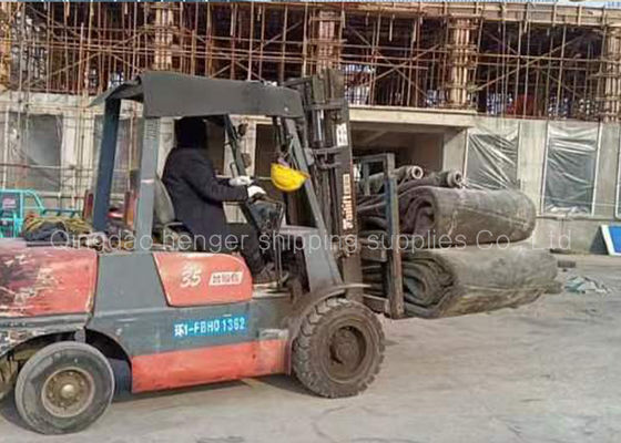 Kualitas Sertifikat DNV 1.8x12m Airbag Karet Laut Pneumatik Untuk Peluncuran Kapal pabrik