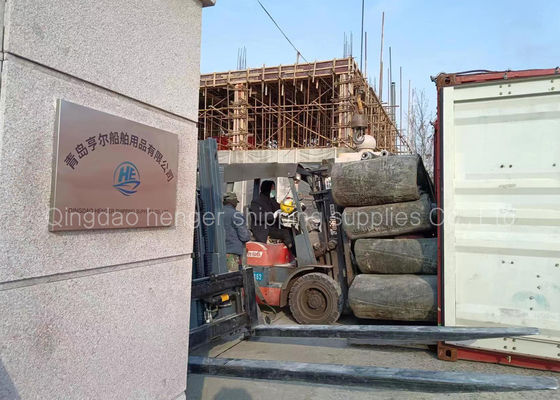 Kualitas Sertifikat DNV 1.8x12m Airbag Karet Laut Pneumatik Untuk Peluncuran Kapal pabrik