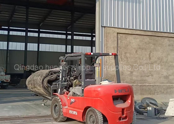 Kualitas Sertifikat DNV 1.8x12m Airbag Karet Laut Pneumatik Untuk Peluncuran Kapal pabrik