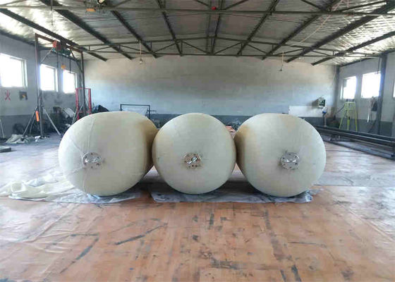 Kualitas Kapal Selam Abu-abu Pneumatic Rubber Fender Anti Tabrakan Untuk STD STS pabrik