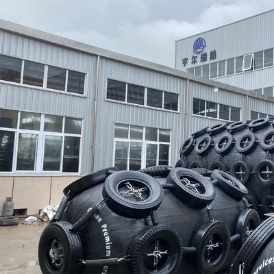 Kualitas Two-year Warranty Pneumatic Rubber Fender 2.5*5.5M For Vessel Berthing pabrik