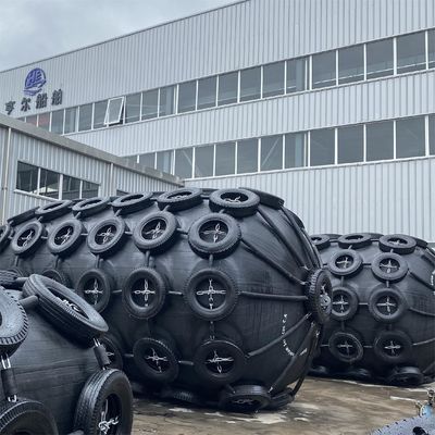 Kualitas Two-year Warranty Pneumatic Rubber Fender 2.5*5.5M For Vessel Berthing pabrik