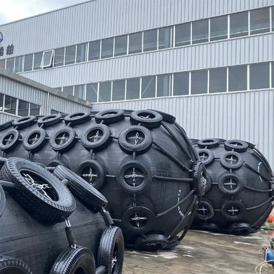Kualitas Jaminan tiga tahun Fender karet pneumatik 2.0 * 4.5M untuk anti-tabrakan dermaga pabrik