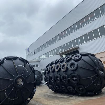 Kualitas Two-year Warranty Pneumatic Rubber Fender 2.5*5.5M For Vessel Berthing pabrik