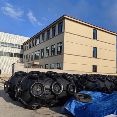 Kualitas Two-year Warranty Pneumatic Rubber Fender 2.5*5.5M For Vessel Berthing pabrik