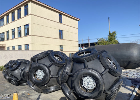 Kualitas Yokohama Tipe STS STD Pneumatic Rubber Fender Fender Laut Dengan Ban Jaring pabrik