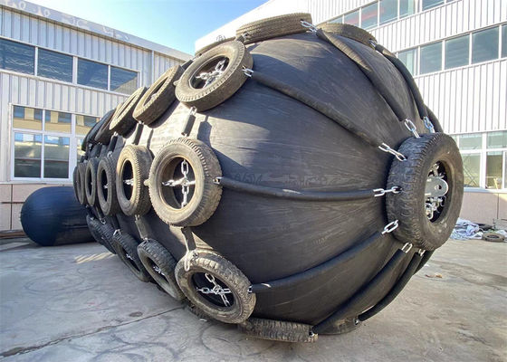 Kualitas Yokohama Tipe STS STD Pneumatic Rubber Fender Fender Laut Dengan Ban Jaring pabrik