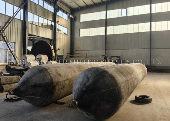 Kualitas Tekanan Tinggi Black Shipping Peluncuran Heavy Lifting Inflatable Marine Rubber Airbag pabrik