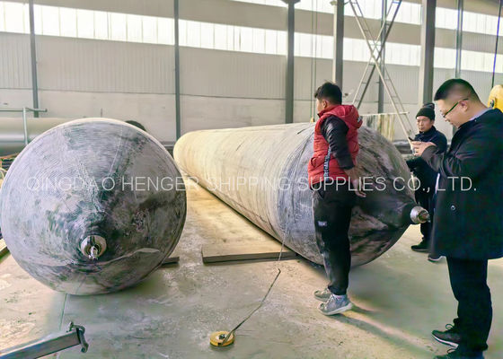 Kualitas Tekanan Tinggi Black Shipping Peluncuran Heavy Lifting Inflatable Marine Rubber Airbag pabrik