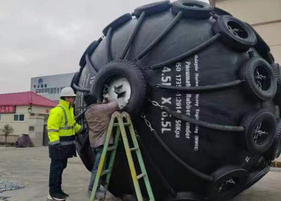 Kualitas Sertifikat SGS 50Kpa 80Kpa Fender Pneumatik Karet Tipe Yokohama pabrik