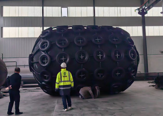 Kualitas 50kPa/80kPa Pneumatic Marine Fender and Inflatable Dock Fender with 1M-6.5M Length for Ship-to-Ship and Ship-to-Dock Protection Pabrik