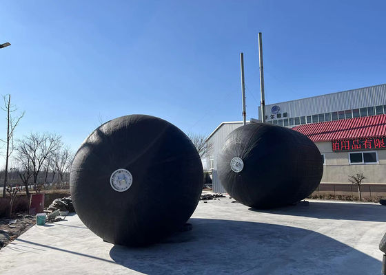 Kualitas Sertifikat SGS 50Kpa 80Kpa Fender Pneumatik Karet Tipe Yokohama pabrik