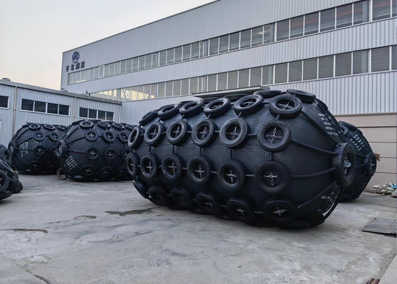 Kualitas 50kPa/80kPa Pneumatic Marine Fender and Inflatable Dock Fender with 1M-6.5M Length for Ship-to-Ship and Ship-to-Dock Protection Pabrik
