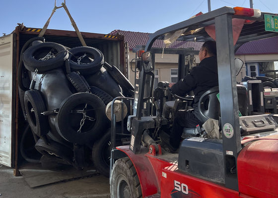 Kualitas Kapal Karet Laut Mengambang Ukuran Besar Dock Kapal Pneumatic Fender pabrik