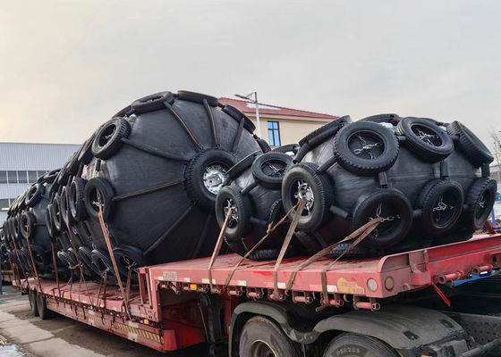 Kualitas ISO17357 ban kapal terapung dan jaring rantai fender karet pneumatik pabrik