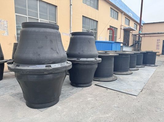 Kualitas 1.5KN-M - 276.4KN-M Absorpsi Energi Fender Karet Laut Ukuran Disesuaikan pabrik