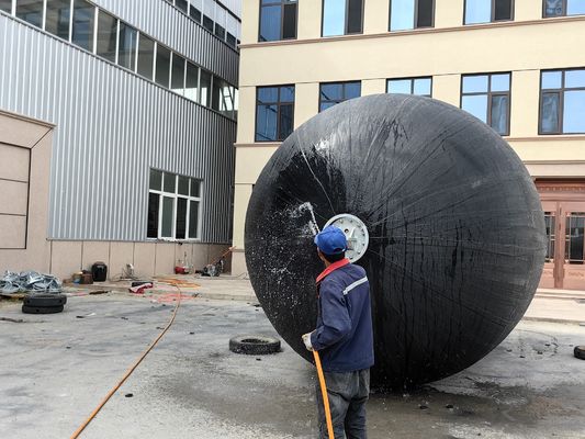 Kualitas Pelabuhan Kapal Yokohama Tipe High Energy Absorption Low Reaction Pneumatic Fender pabrik