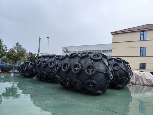 Kualitas Tekanan Karet Mudah Pemasangan Pneumatic Marine Fender Untuk Perahu pabrik