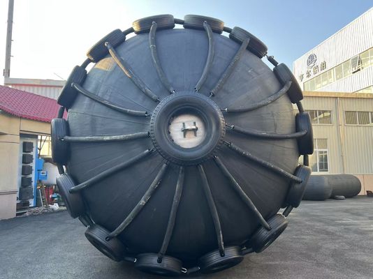 Kualitas Diameter Dari 0.5m Untuk 4.5m Pneumatic Fender Karet Hitam Desain Asli Langsung awet pabrik