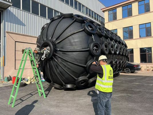 Kualitas Heavy Duty Black Marine Fender untuk Instalasi Tekanan Konstruksi Karet pabrik