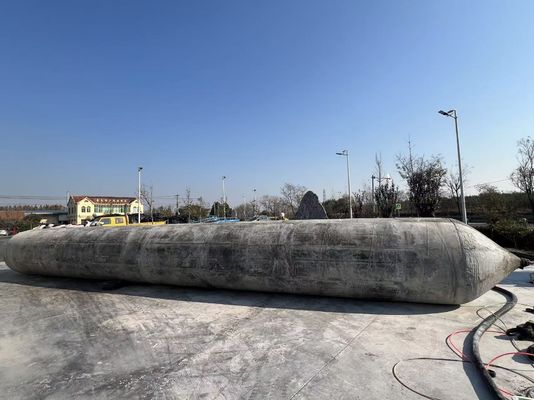 Kualitas High Pressure Inflatable Marine Airbags Designed for Ship Launching Lifting Delivering Durable Inflatable Support Systems pabrik