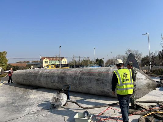 Kualitas High Pressure Inflatable Marine Airbags Designed for Ship Launching Lifting Delivering Durable Inflatable Support Systems pabrik