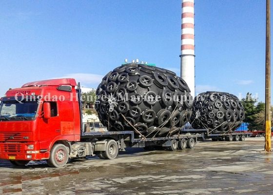 Kualitas 0,5 - 6m Diameter Fender Internasional Maritim Untuk Operasi STS STD pabrik