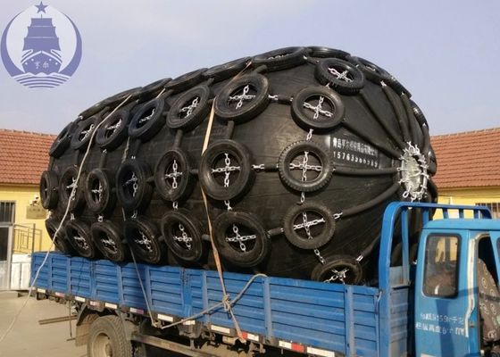 Kualitas Perlindungan Perahu Pneumatic Rubber Fender Soft Reaction Force Dengan Rantai Bersih pabrik