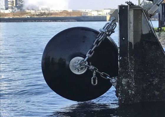 Kualitas EVA Boat Foam Diisi Fender Laut Padat Dengan Polyurethane Untuk Kapal / Kapal / Kapal Perikanan / Kapal Perang pabrik