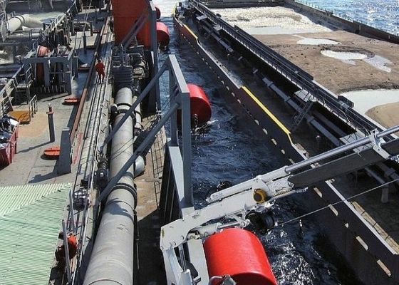 Kualitas Warna Merah Solid Floating Dock Fender dengan Polyurethane Foam Dipenuhi pabrik