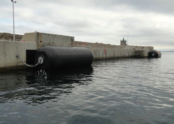 Kualitas Yacht Menggunakan Foam Filled Boat Fenders, Anti Collision EVA Foam Filled Dock Fender pabrik