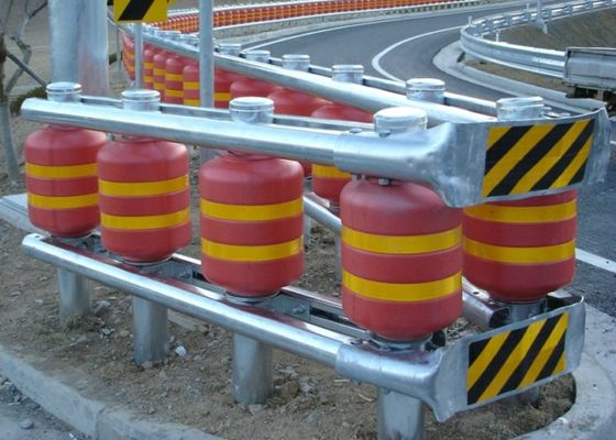 Kualitas Modular Design Cushion Rolling Road Barrier Untuk Persimpangan Crossing Road pabrik