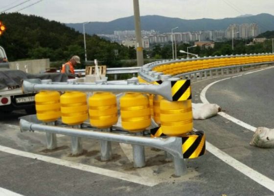 Kualitas Energi Menyerap Anti Shock Tinggi 510mm Highway Roller Barrier pabrik