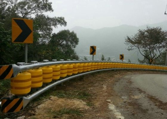 Kualitas Cahaya - Mencerminkan Guardrail Safety Roller Barrier Polymer Composites Material pabrik