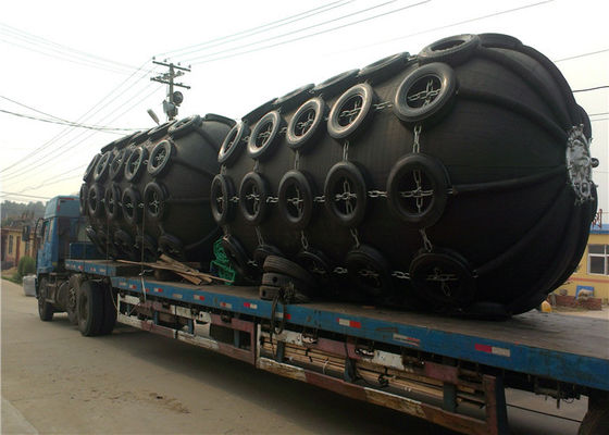 Kualitas 4.5 * 9m Floating Anti Corrosion Pneumatic Rubber Fender CCS BV Sertifikat pabrik