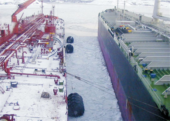 Kualitas Boat Pneumatic Marine Fender Kapal Tanker Minyak / Corvette Performa Baik pabrik