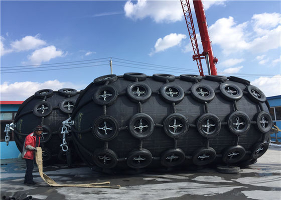 Kualitas Pneumatic Floating Nature Karet Fender Galvanis Rantai Ban Bersih Anti Korosi pabrik