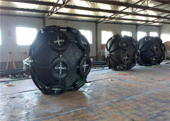Kualitas Fender Laut Pneumatik Alami Disesuaikan Tahan Lama Dengan Rantai Dan Ban Net pabrik