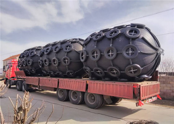 Kualitas Q235 Galvanized Flange Inflatable Boat Fenders Daya Tahan Tinggi Untuk Galangan Kapal pabrik