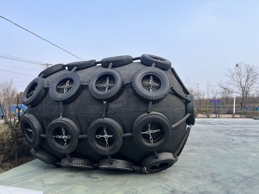 Kualitas Tekanan dalam 50/80Kpa Pneumatic Marine Fenders Tekanan awal 50Kpa Deflection 60% pabrik