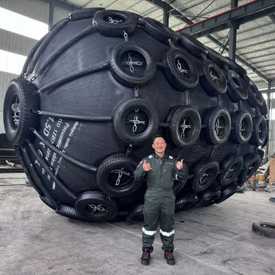 Kualitas 0.5*1m-4.8*12m Pneumatic Rubber Fender Untuk Offshore pabrik