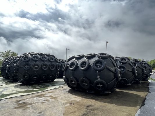 Kualitas ISO17357 2014 1 Standar Yokohama Fender yang diproduksi untuk perahu kapal berlabuh memastikan perlindungan terhadap dampak berlabuh pabrik