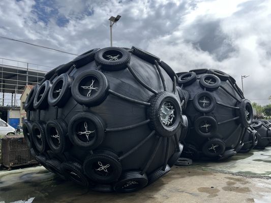 Kualitas Rantai dan PP metode instalasi tali Pneumatic Fender karet 50Kpa Daya tahan tinggi pabrik