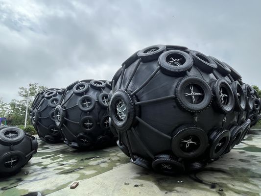 Kualitas Rantai dan PP metode instalasi tali Pneumatic Fender karet 50Kpa Daya tahan tinggi pabrik